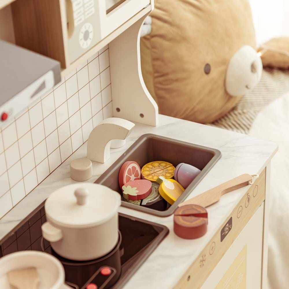 Pretend & Play Kitchen 5