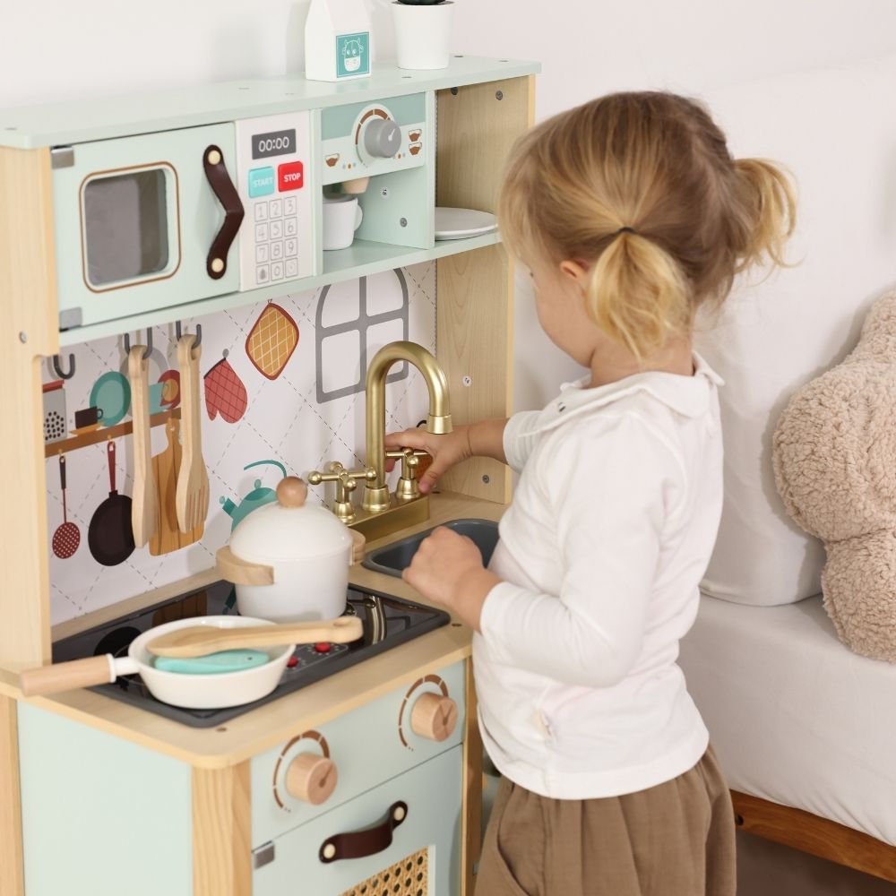 Pretend play kitchen