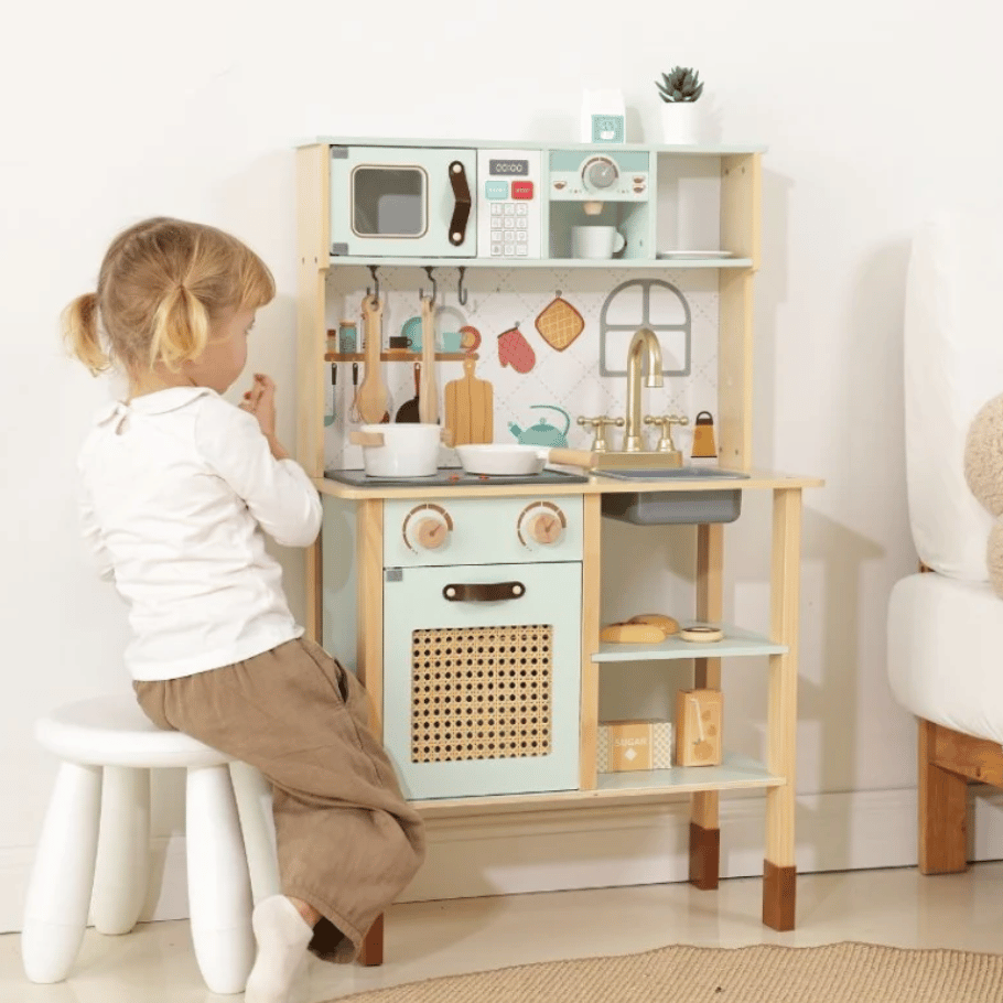 Pretend play kitchen